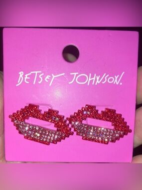 BETSEY JOHNSON Valentine Think Pink Red Crystal-Studded Lips Earrings NEW NWT